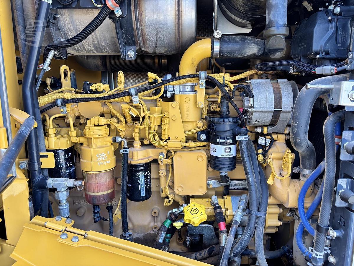Used 2020 DEERE 624L