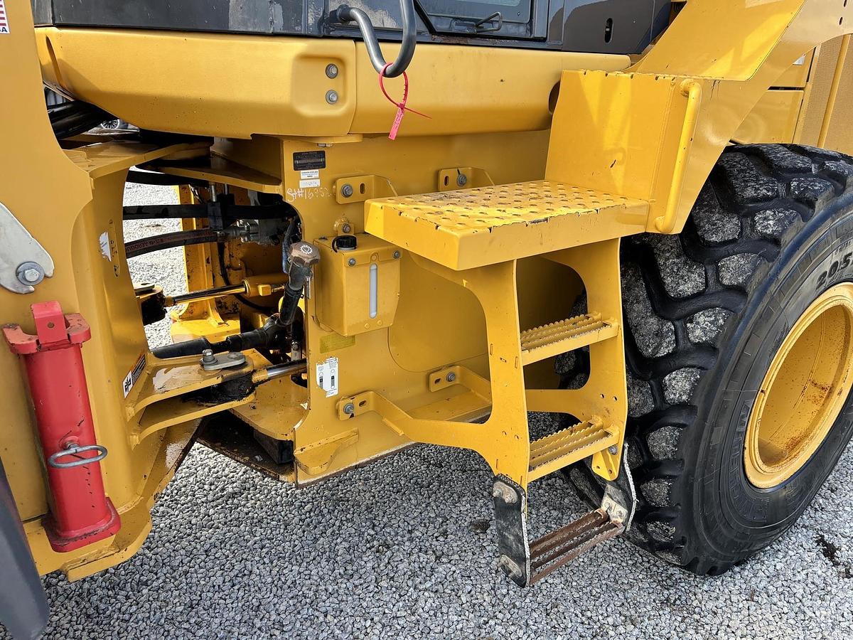 Used 2020 DEERE 624L