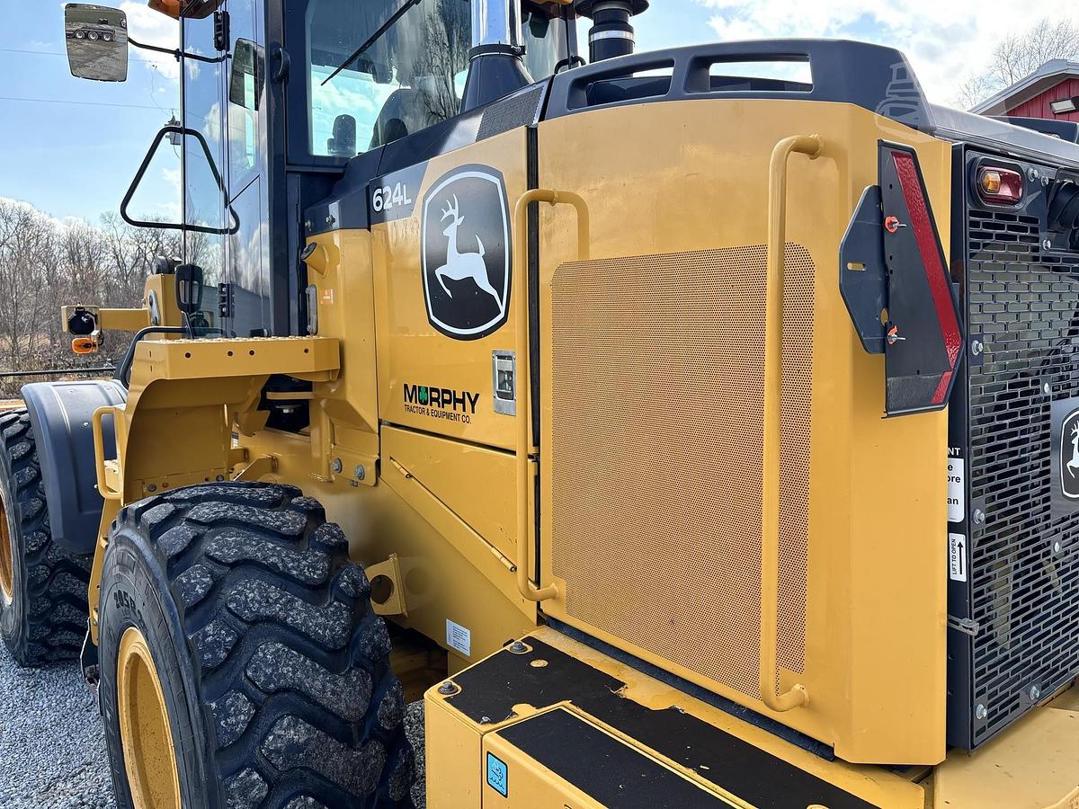 Used 2020 DEERE 624L