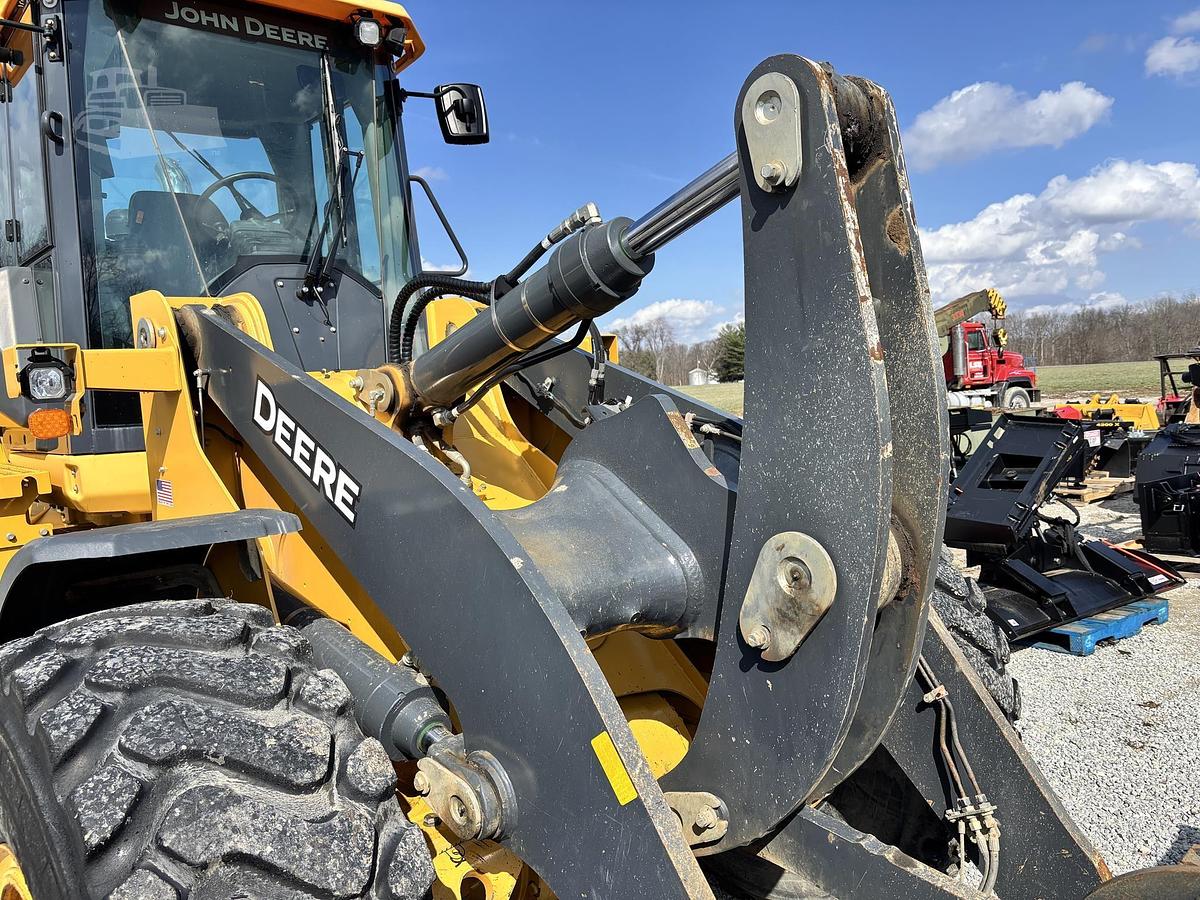 Used 2020 DEERE 624L
