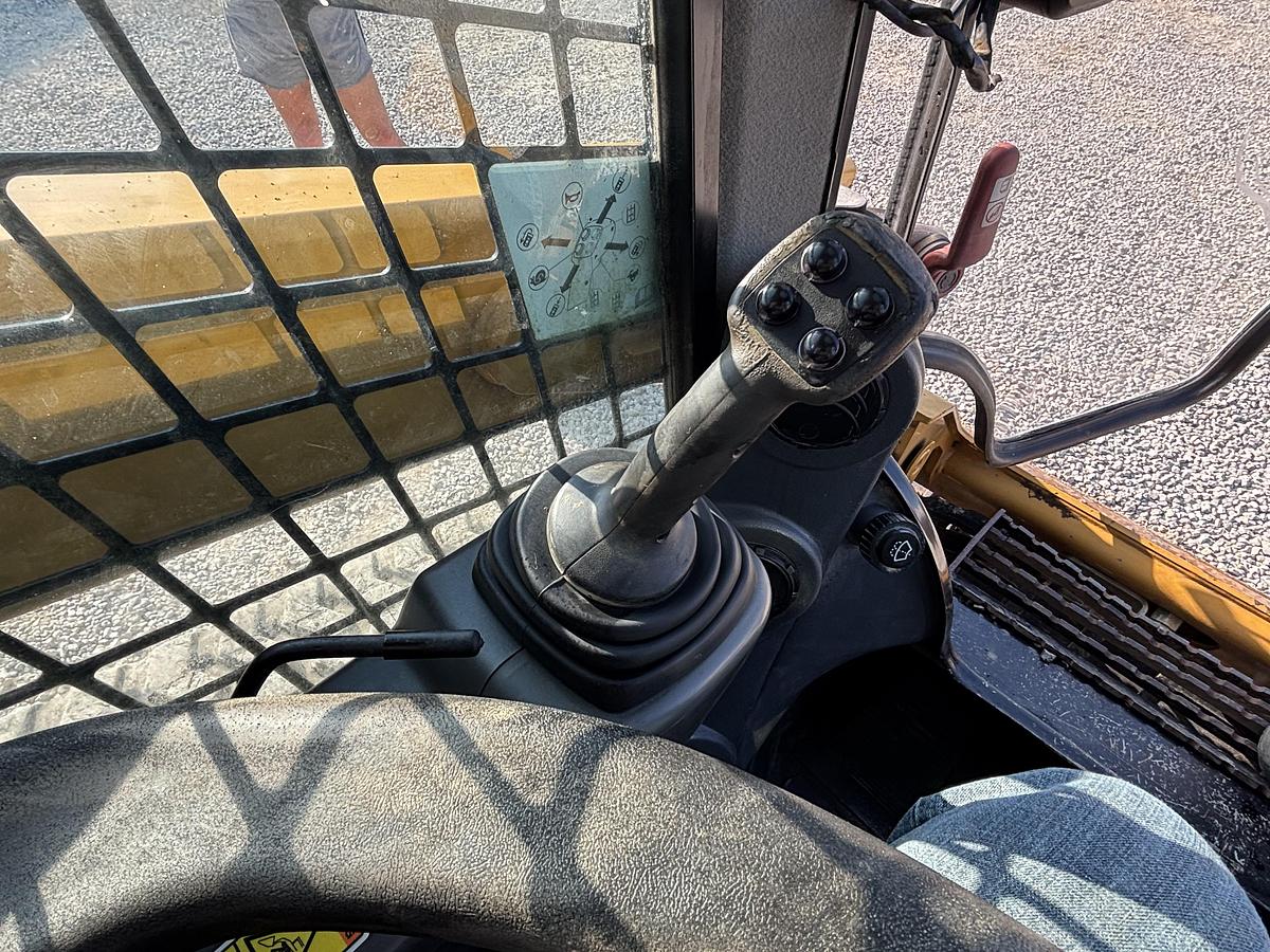 Used 2016 CATERPILLAR 259D