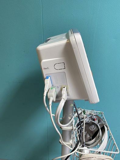 Used GE Dash 2500 Patientenmonitor auf Trolley mit Zubehör