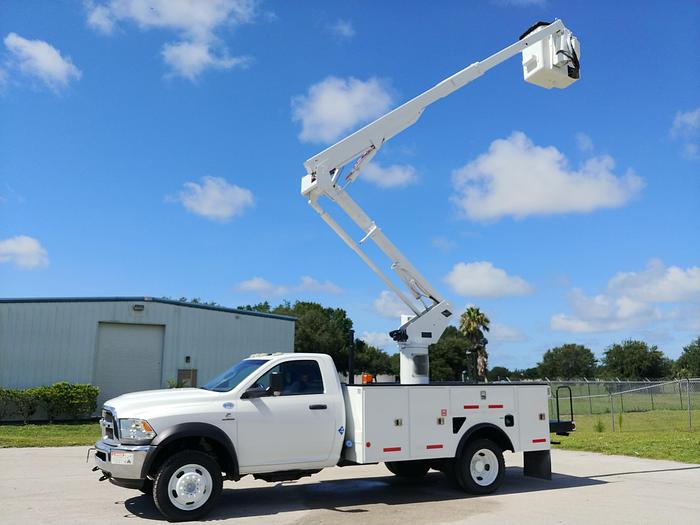 Used Versalift SST-40-EIH Telescopic Articulating Boom on 2014 Ram W5500 4x4 Reg Cab Utility Truck - 86383