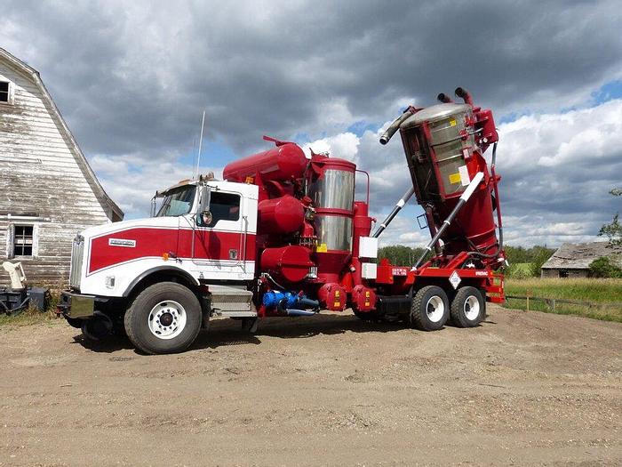 Used RARE HI RAIL INDUSTRIAL HYDROVAC 2001 KENWORTH 