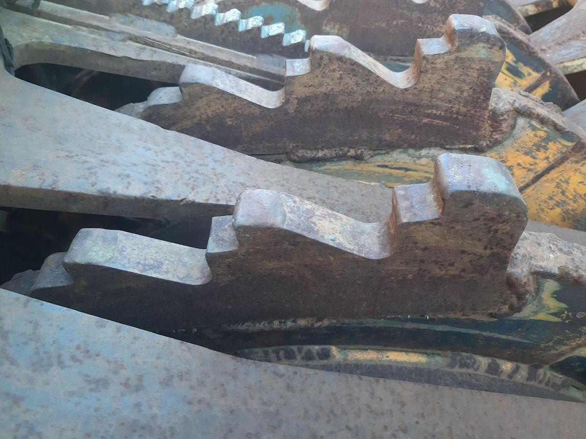 Used DEBARKER CANADA