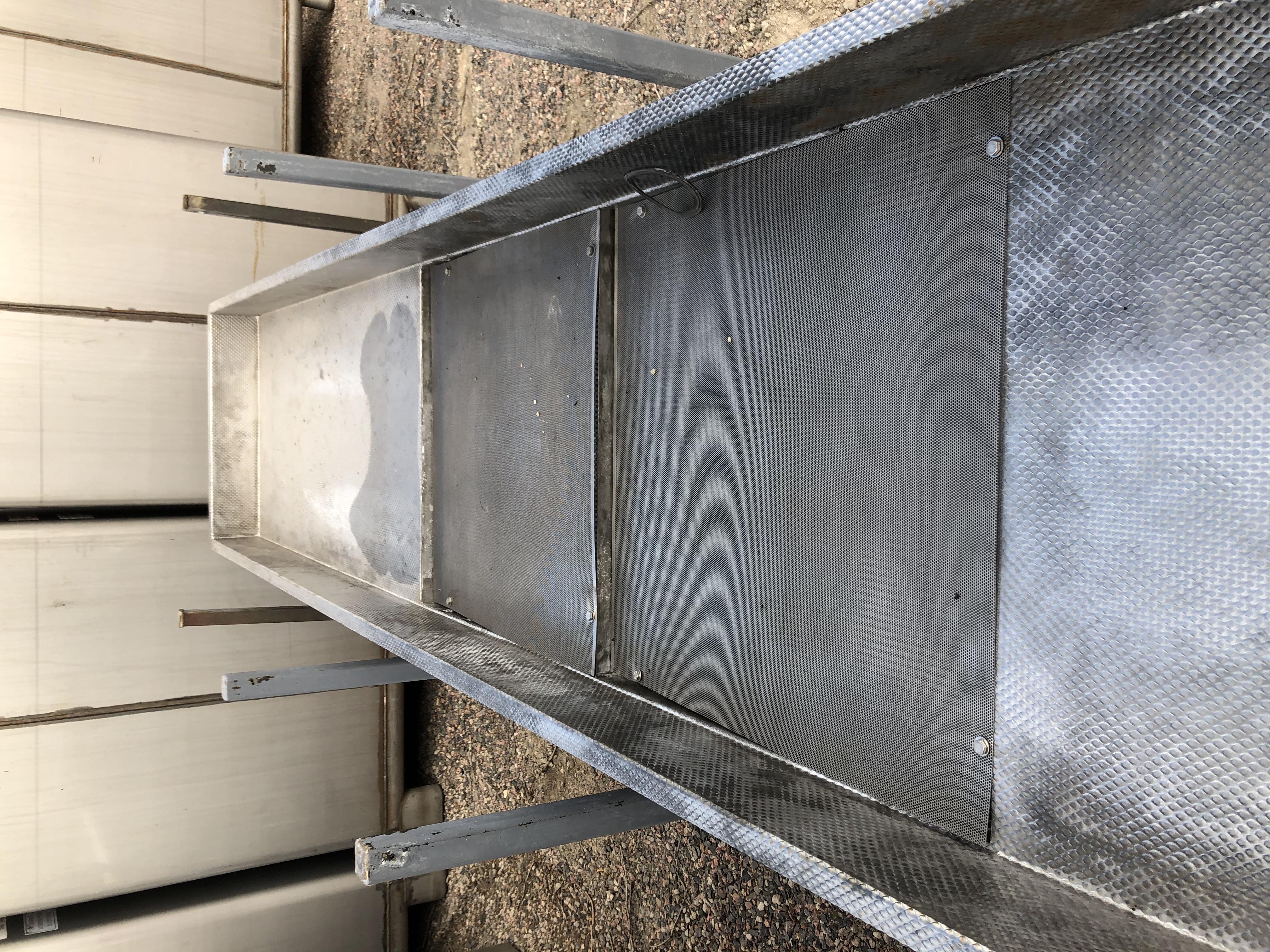 Usado SHAKER TABLE CONVEYOR