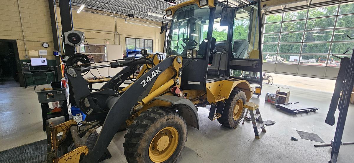 Used 2015 244k John Deer Loader