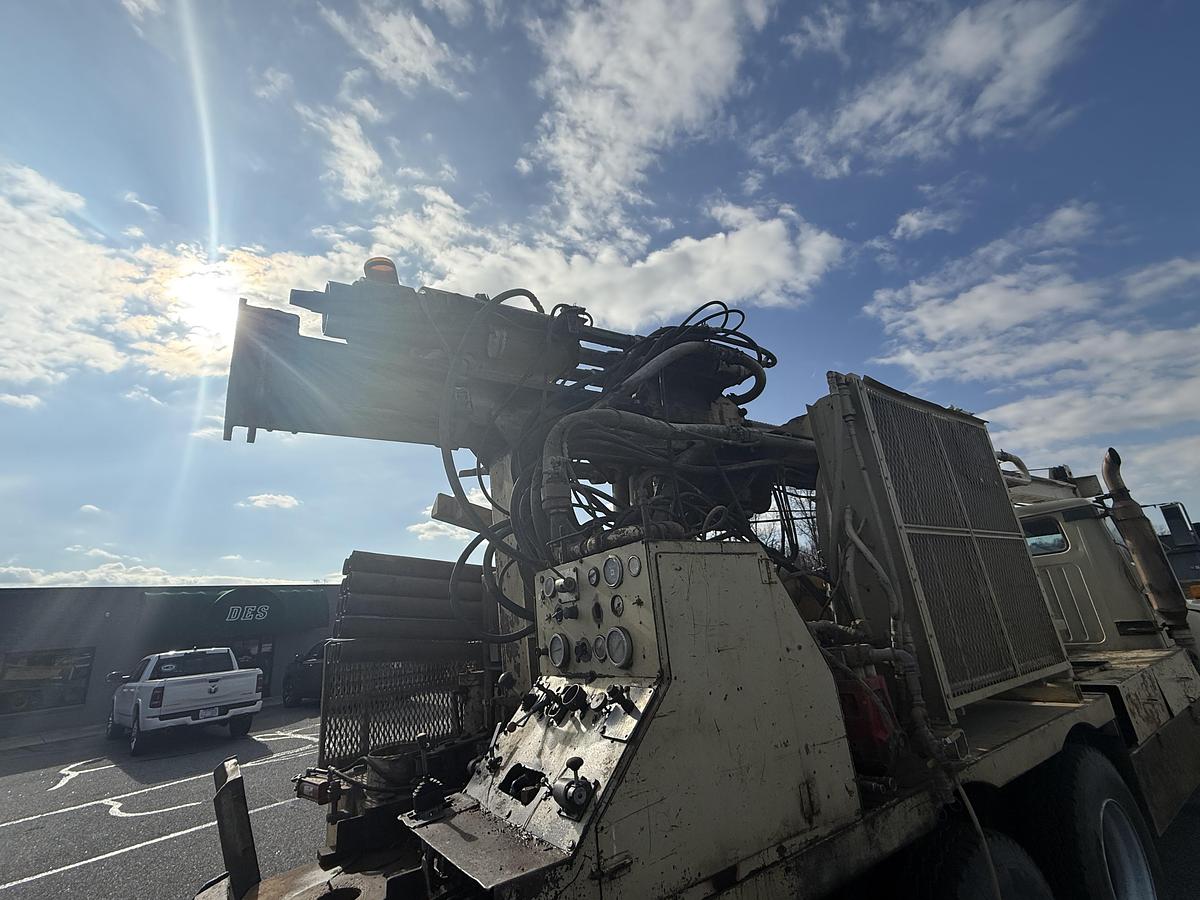 Used 1993 T2W Drill Rig