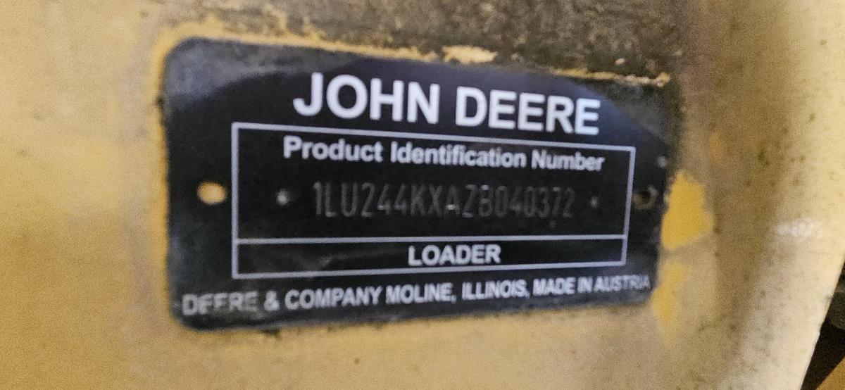 Used 2015 244k John Deer Loader