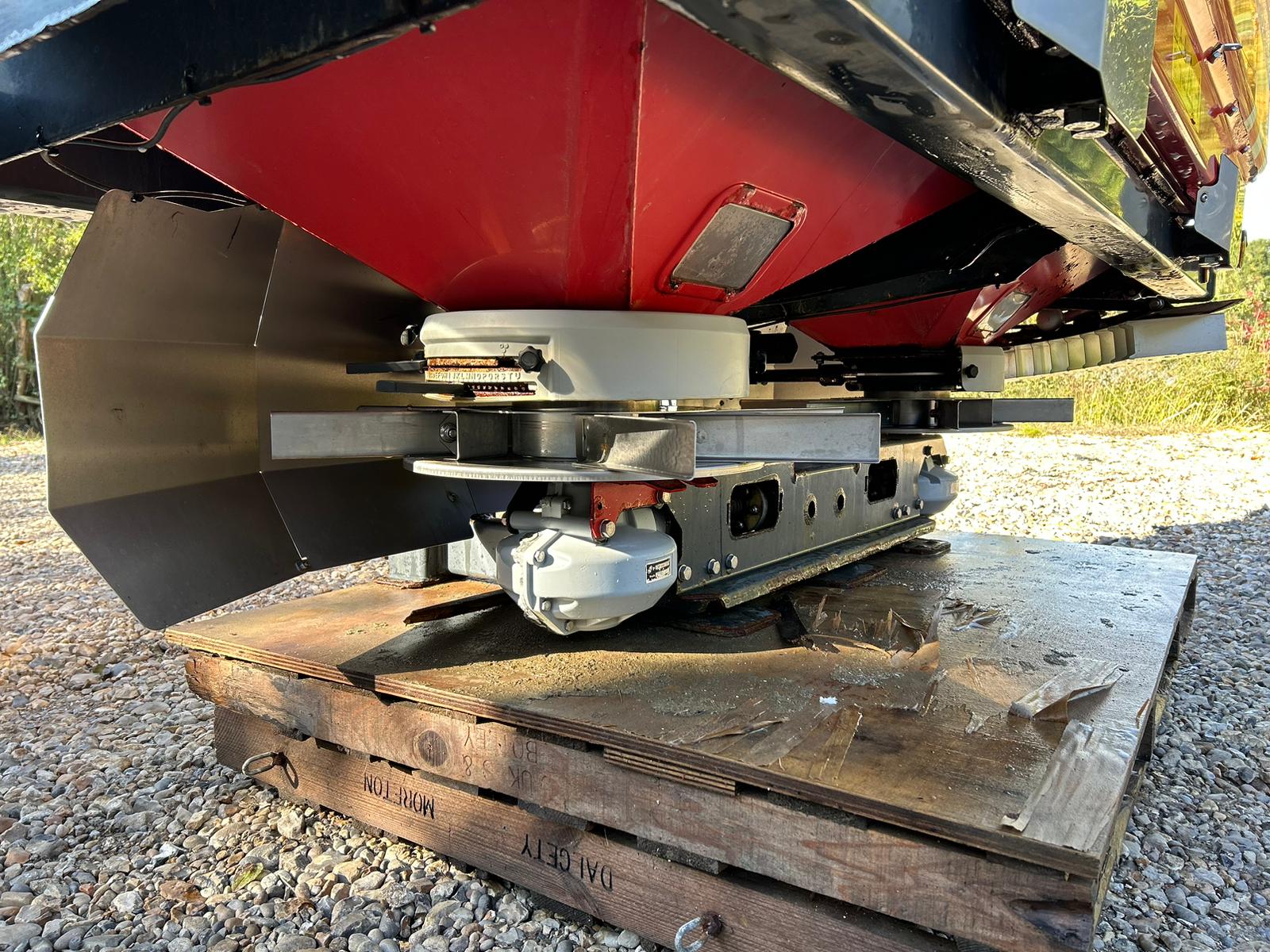 Used Vicon Rota Flow RO-EDW Fertiliser Spreader