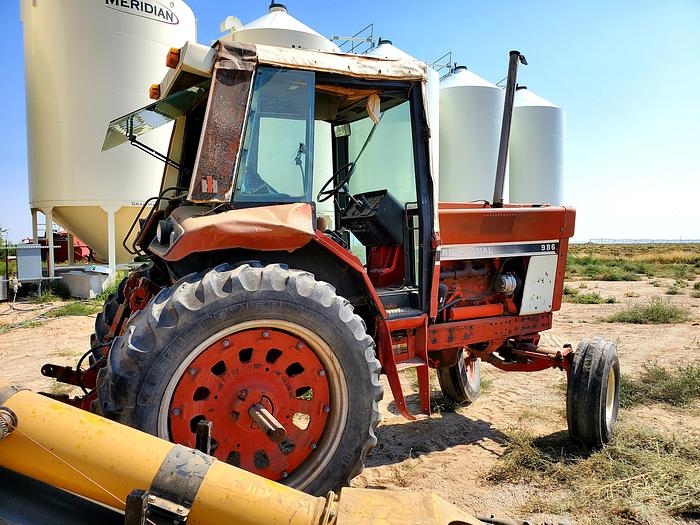 Used International 986 Tractor