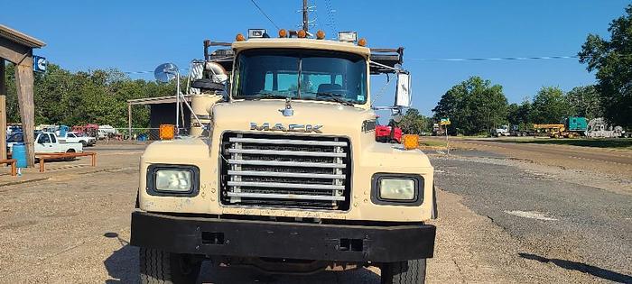 Used 1995 Mack Trucks, Incorporated RD690S