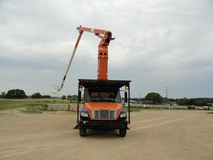 Used 2011 FREIGHTLINER BUSINESS CLASS M2 106