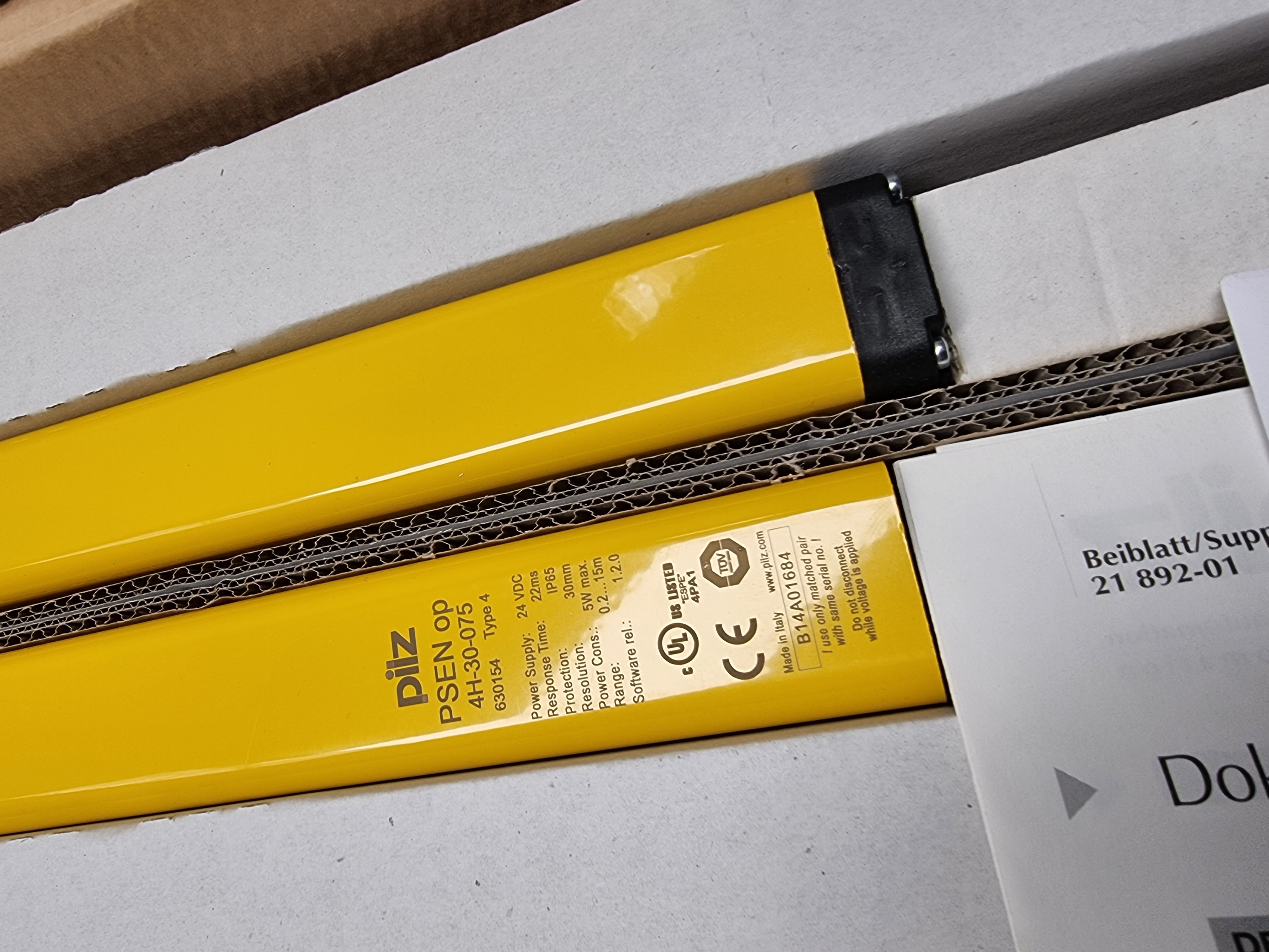 Used PILZ PSEN op4H-30-075 Light Curtain 30mm x 750mm | p/n: 630154 Type 4