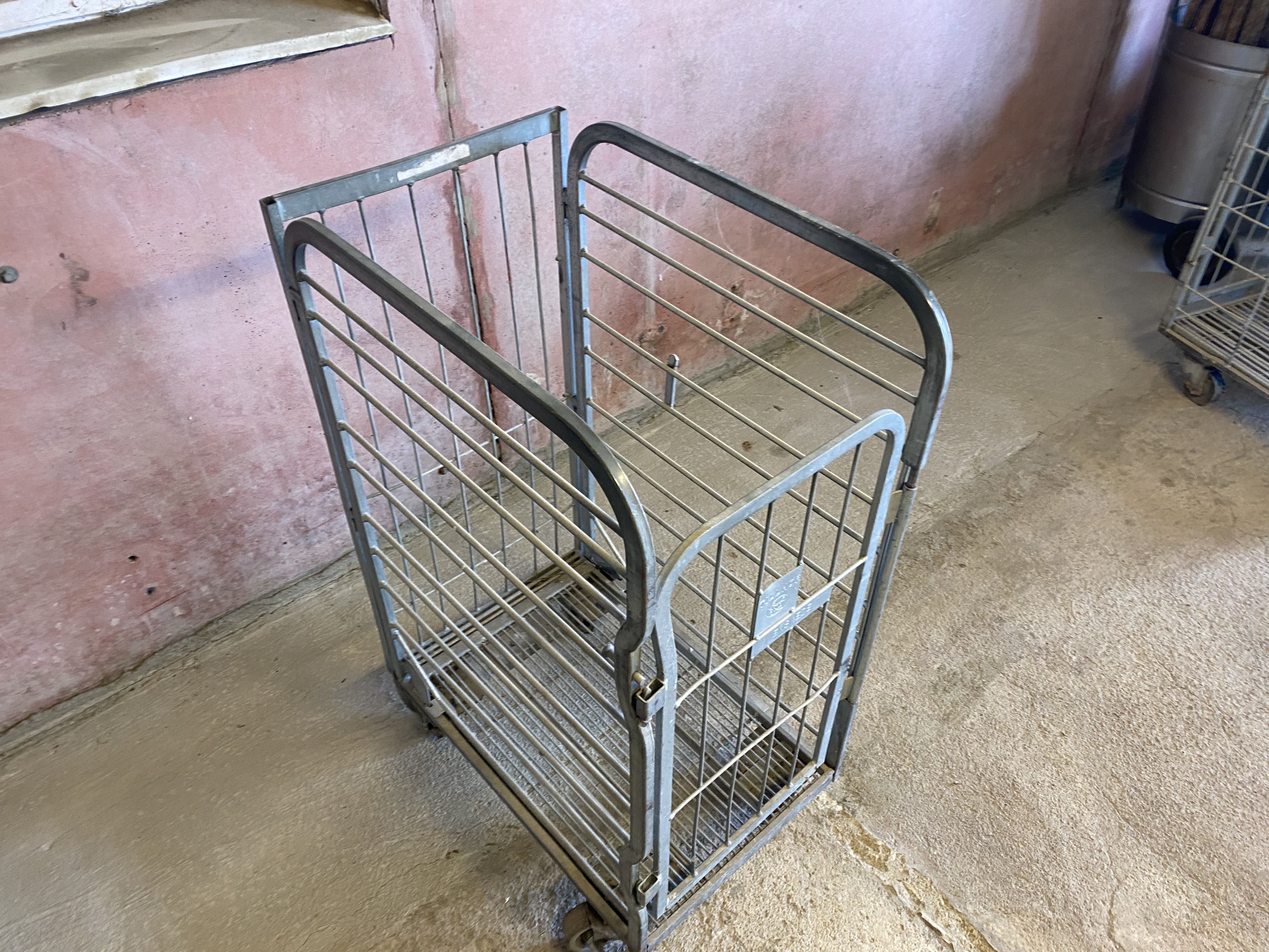 Begagnad Vagn 63x43cm