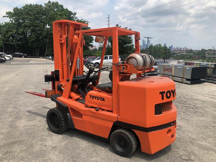 Used 10,000 LB. TOYOTA FORKLIFT MODEL FGC45 W/ SOLID TIRES
