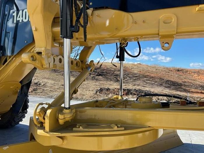 Used 2008 Caterpillar 140M