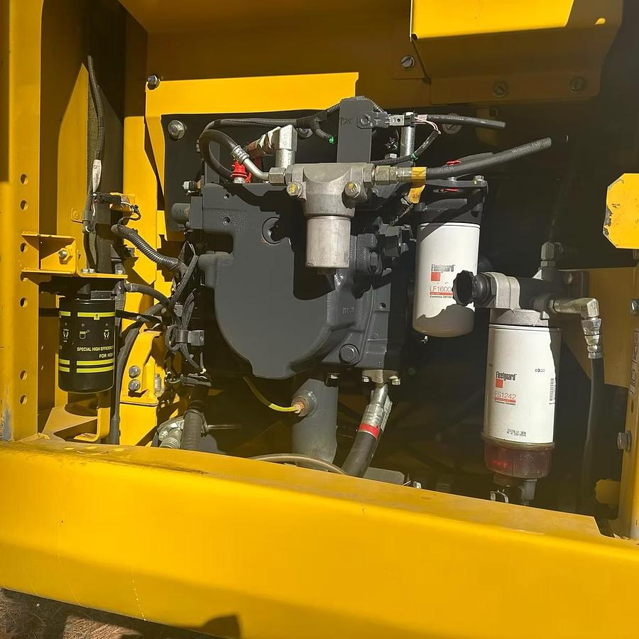 Used 2021 Komatsu PC210 LC-11