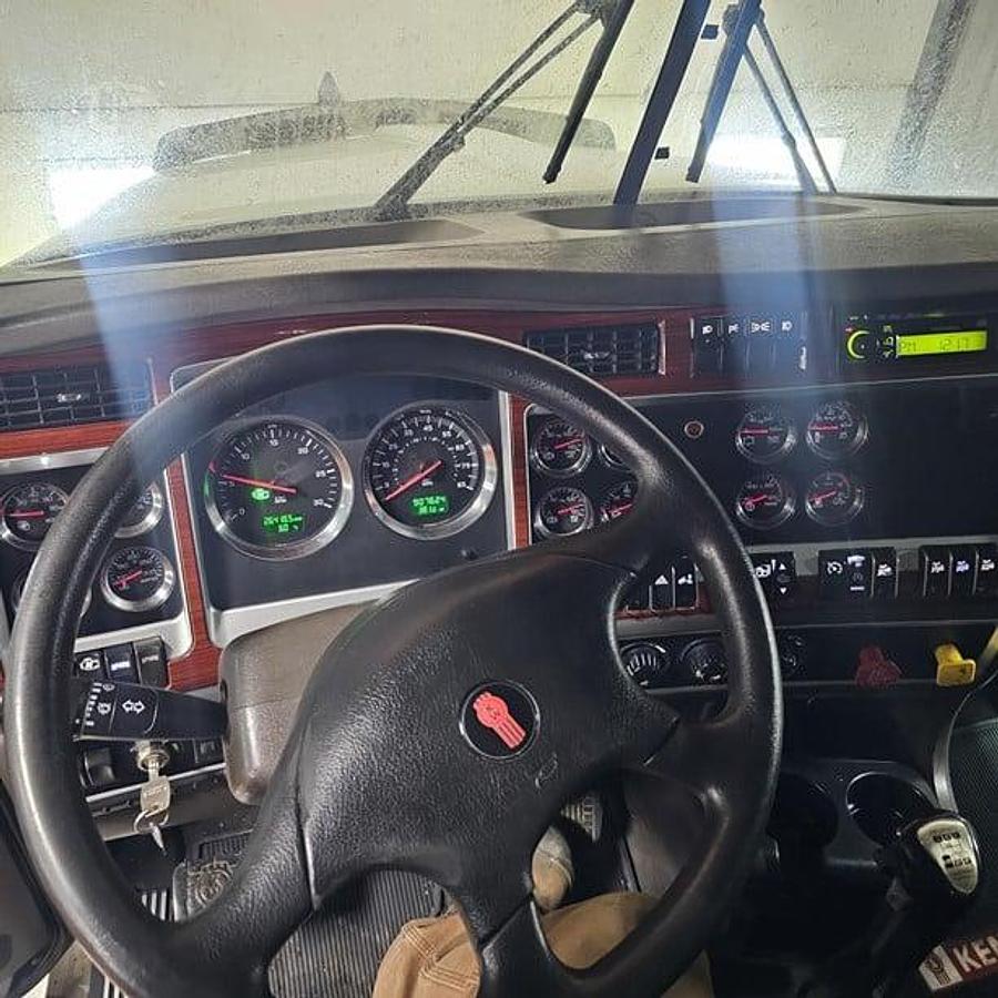 Used 2007 Kenworth T800 DAY CAB/ Drop Axle