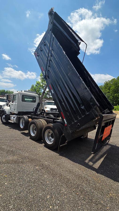 Used 2003 Mack *** ALLISON AUTOMATIC *** CV713 Granite
