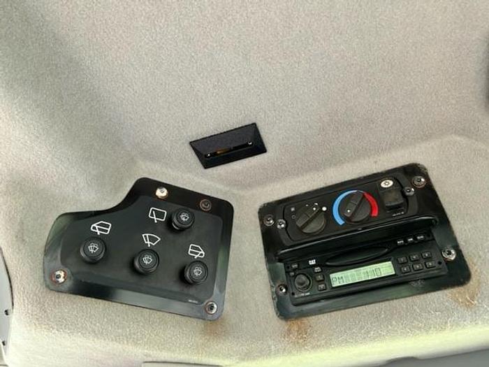 Used 2008 CATERPILLAR 12M