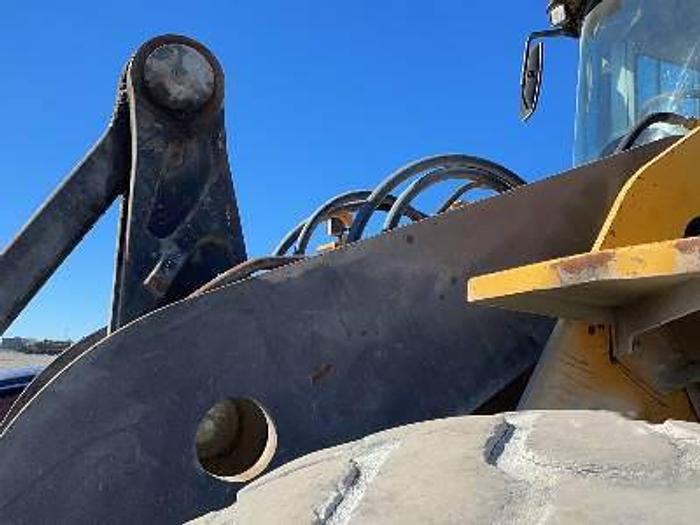 Used 2008 Volvo L220F