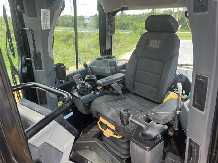 Used 2019 caterpillar D6 LGP