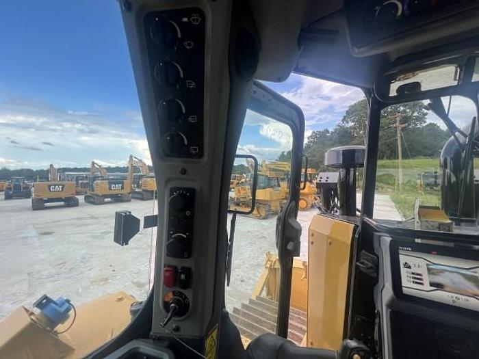 Used 2019 caterpillar D6 LGP