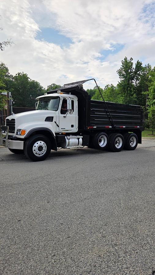 Used 2003 Mack *** ALLISON AUTOMATIC *** CV713 Granite