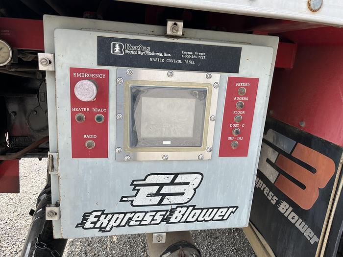 Used 2002 Freightliner FL-80