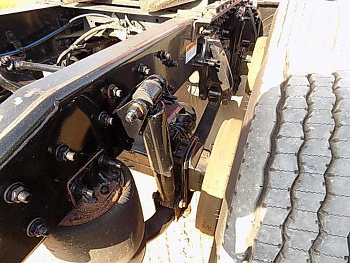 Used 2019 Freightliner Cascadia 126 **Automated Transmission**