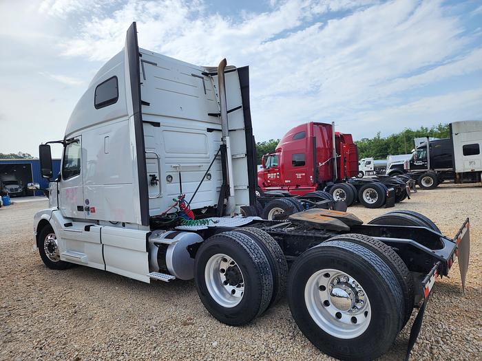 Used 2014 Volvo VLN64T670