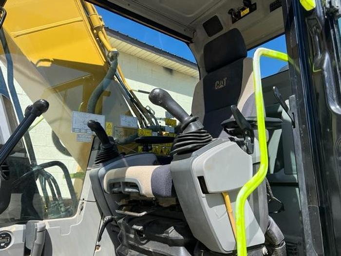 Used 2017 Caterpillar 320FL