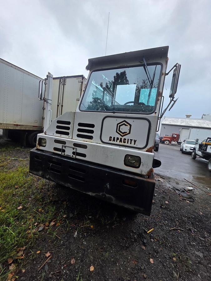 Used 2000 capacity trucks