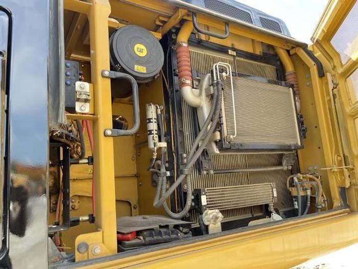 Used 2013 Caterpillar 320EL
