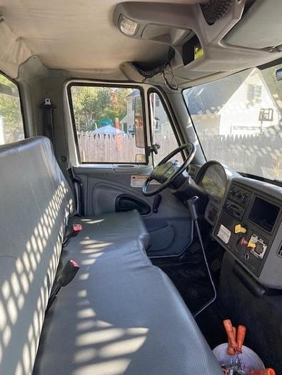 Used 2005 International 4300SBA