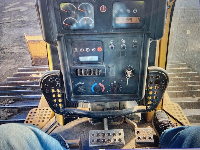 Used 2004 Caterpillar D6N LGP