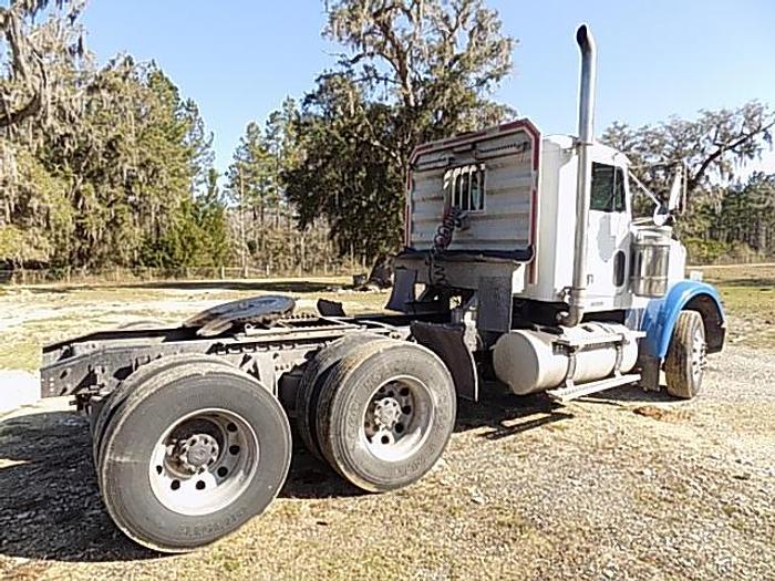 Used 2005 FREIGHTLINER CLASSIC, DETROIT 60 SERIES ENGINE