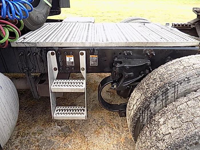 Used 2013 Peterbilt 587 T/A Tractor