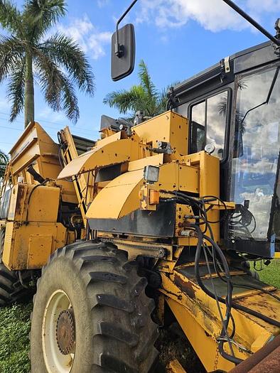 Used 2000 OXBO Big Jack with VPC1500 Bean Head