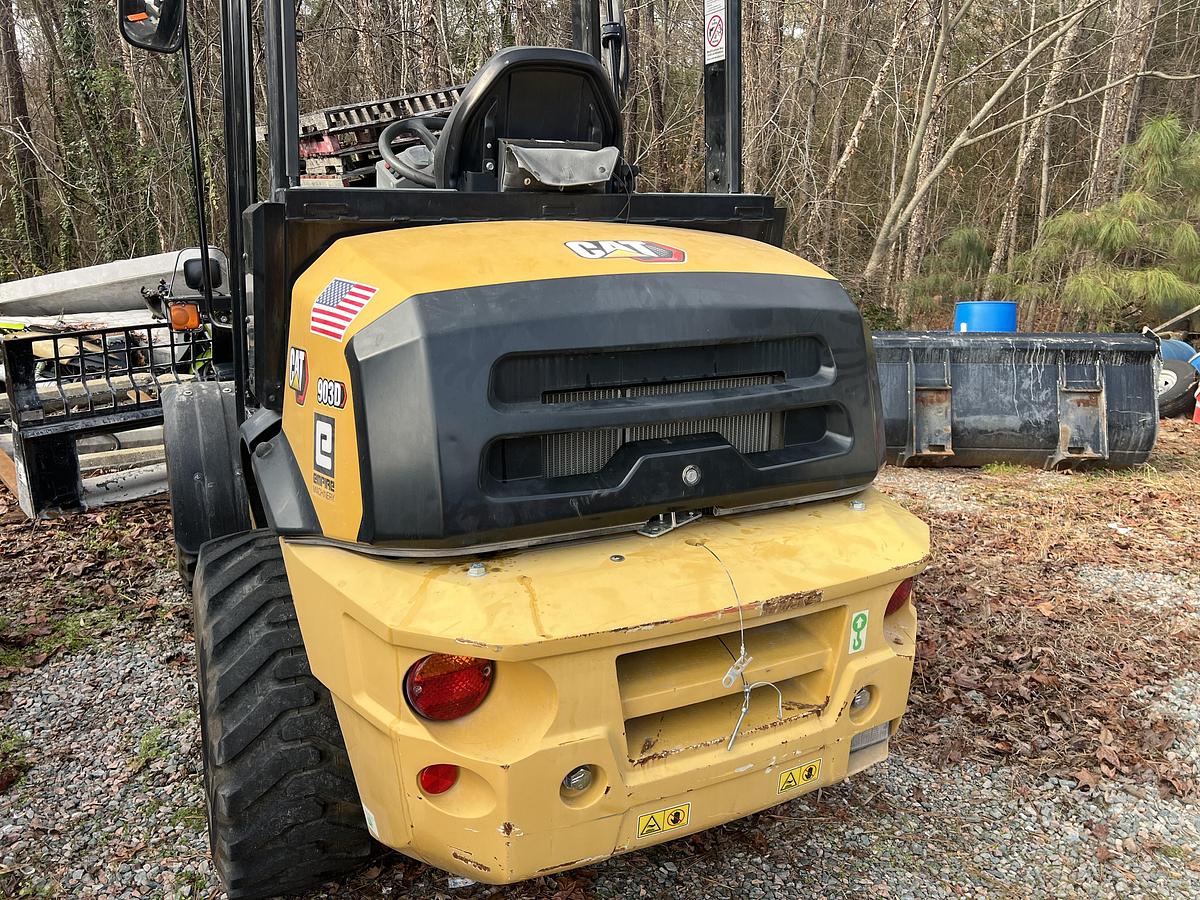 Used 2022 CAT 903D
