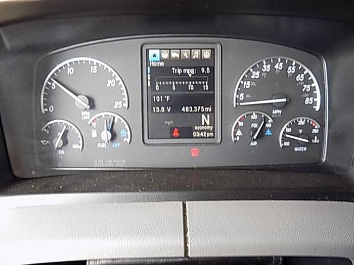 Used 2019 Freightliner Cascadia 126 **Automated Transmission**