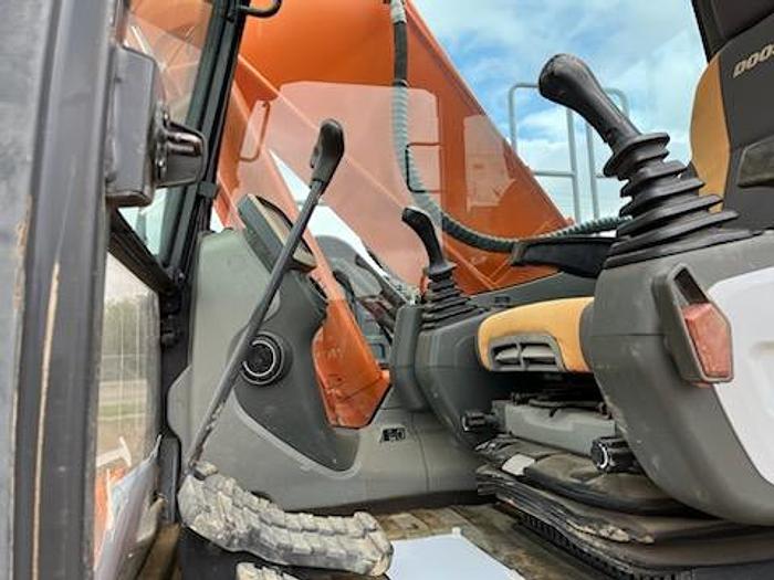 Used 2014 Doosan DX225LC