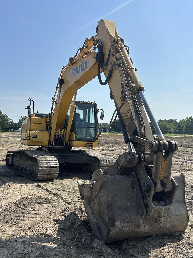Used 2014 Komatsu PC210LC-10