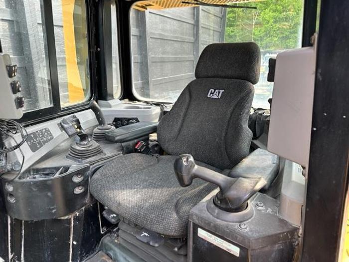 Used 2019 Caterpillar D6T LGP