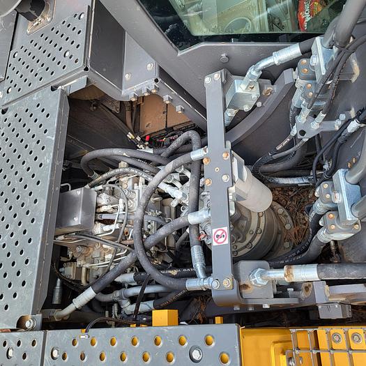 Used 2021 Volvo EC220E