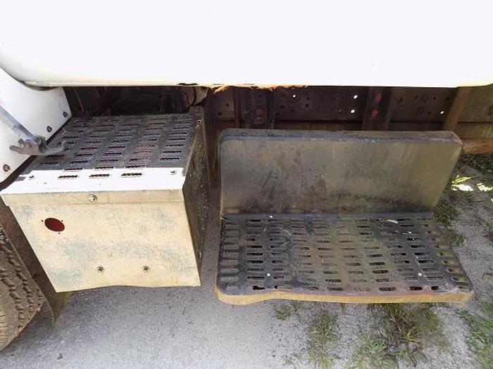 Used 2000 GMC C7500 Grapple Truck