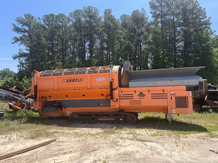 Used 2016 Rockster Mobile Crusher for Demolition Trommel