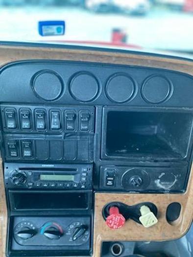 Used 2010 Freightliner Columbia 120