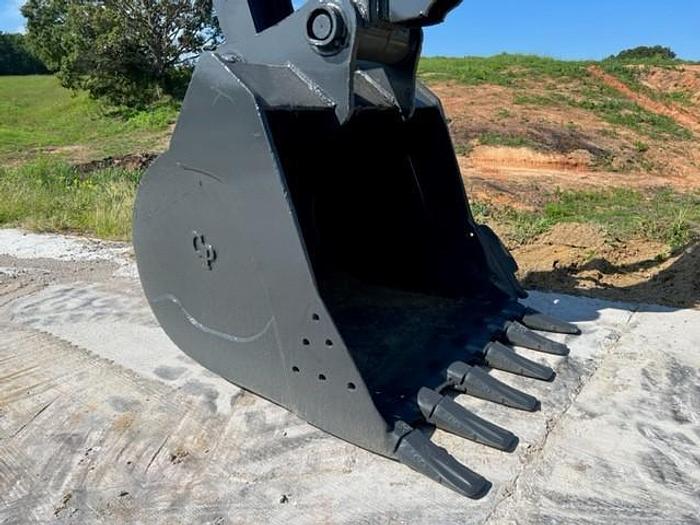 Used 2016 John Deere 250G